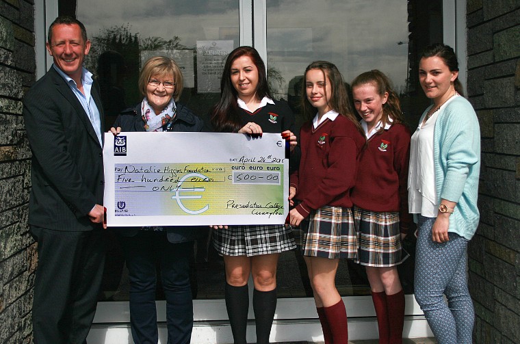 (L-R) Sean Mc Grath Deputy Principal, Marian Higgins, Dervla Higgins, Hannah McHugh & Caoimhe Moran who came in joint 1st place and Gillian O'Connor PE teacher.