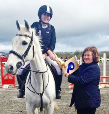 Congratulations to Anna Lufer was placed second in the individual class of the Interschool’s Ireland show jumping competition whilst representing the school.